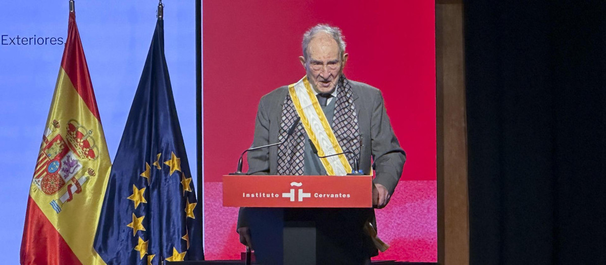 MADRID, 09/02/2026.- El Instituto Cervantes rinde homenaje a Nicolás Sánchez-Albornoz (en la imagen) con motivo de su 100 cumpleaños en Madrid, este lunes. EFE/ María Pérez De La Peña
