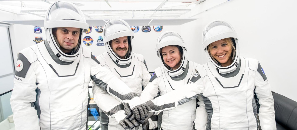 Tripulación Crew-12