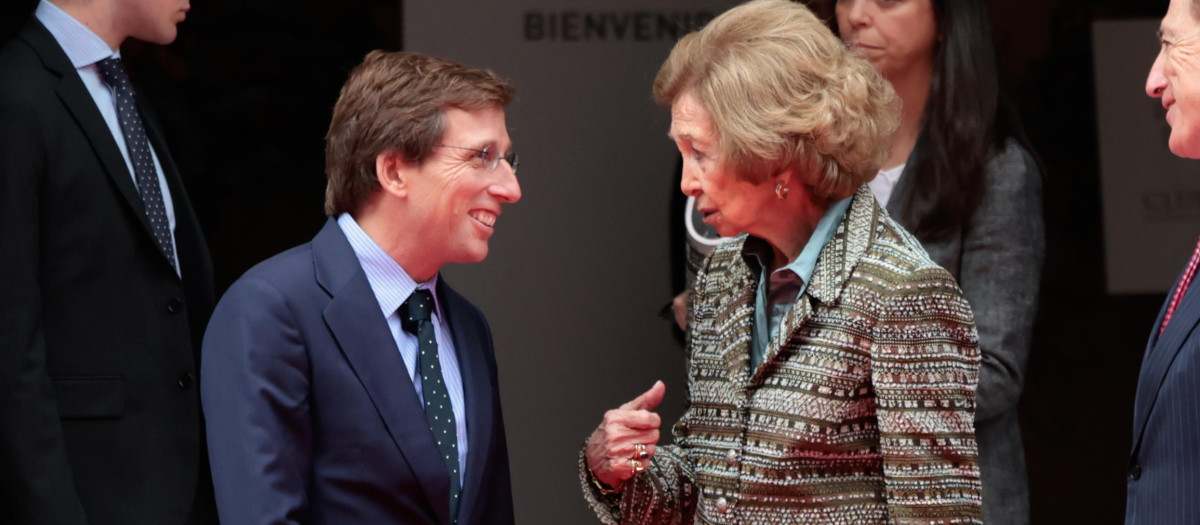 Spanish Emeritus Queen Sofia and Jose Luis Martinez Almeida during Social awards by Mapfre Foundation in Madrid on Tuesday, 8 October 2024.