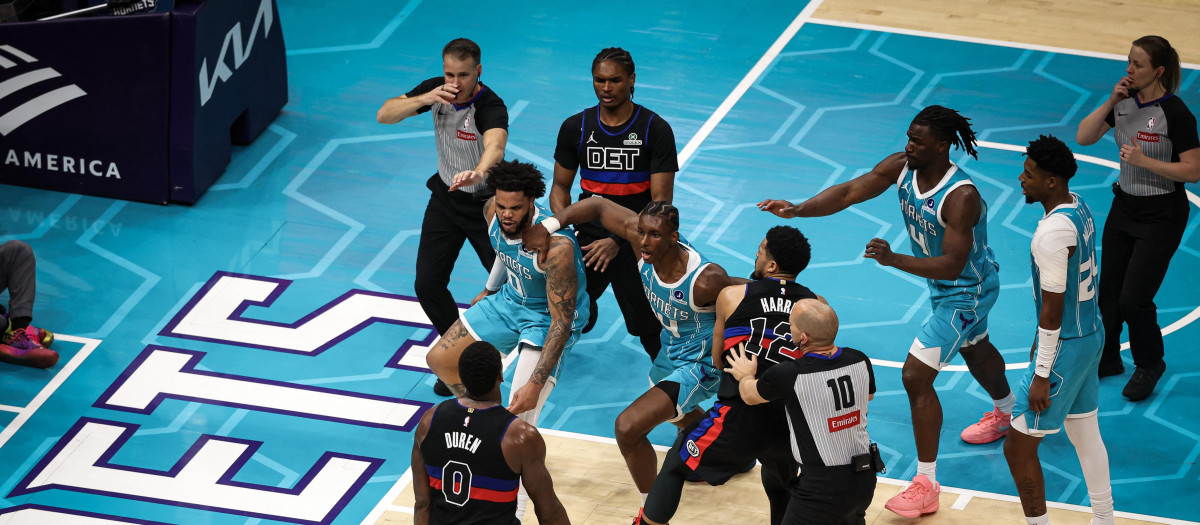 Batalla campal en el Charlotte Hornets - Detroit Pistons