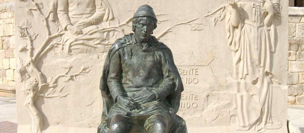 Monumento a Jorge Manrique en Paredes de Nava