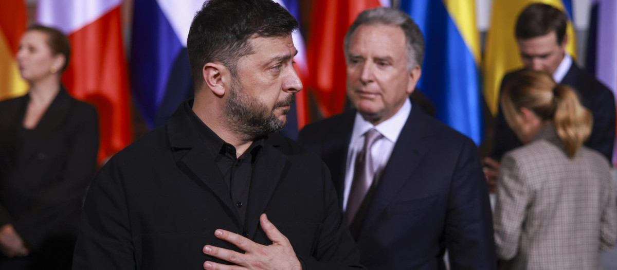 El presidente ucraniano Volodímir Zelenski junto al enviado especial de EE.UU. Steve Witkoff, en Berlín