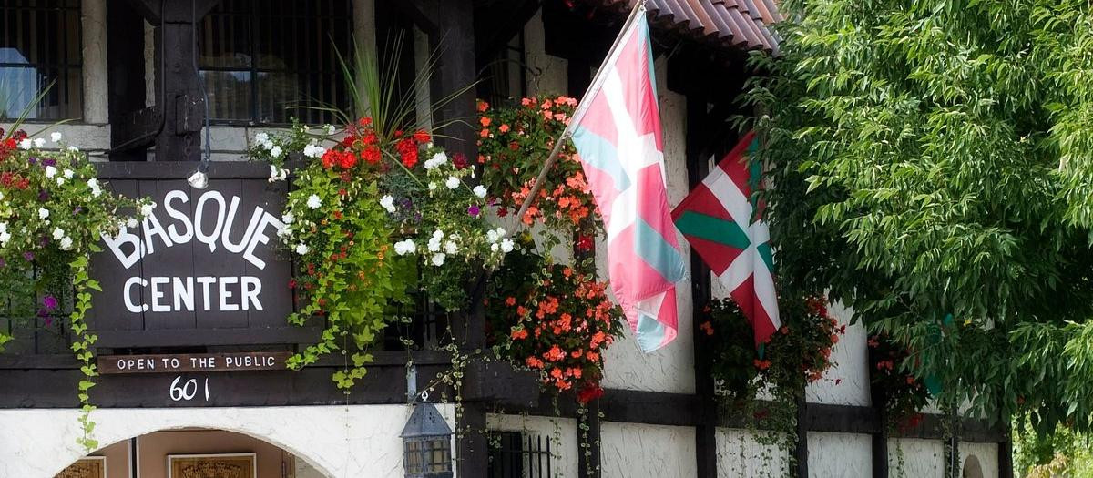 El centro de la diáspora vasca, con la ikurriña, en la ciudad estadounidense de Boise