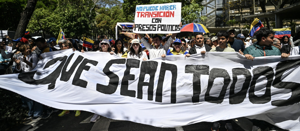 Miles de personas se manifestaron en Caracas exigiendo la libertad de todos los presos políticos