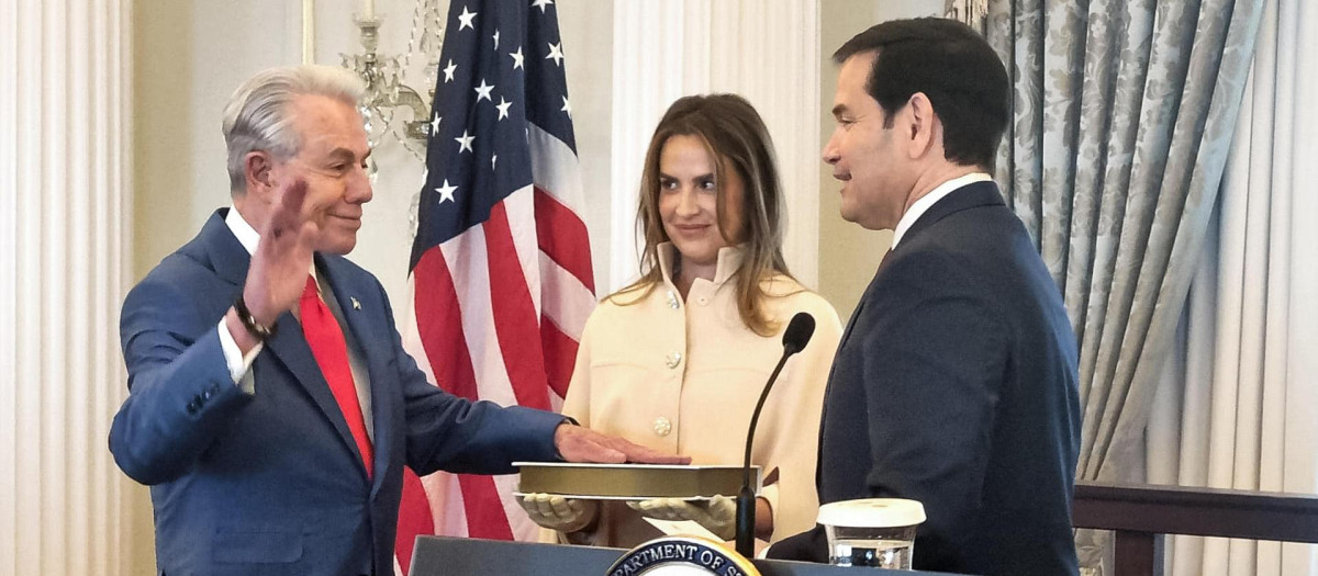 Benjamín León jura como nuevo embajador de Estados Unidos en España ante el secretario de Estado de Estados Unidos, Marco Rubio, en Washington