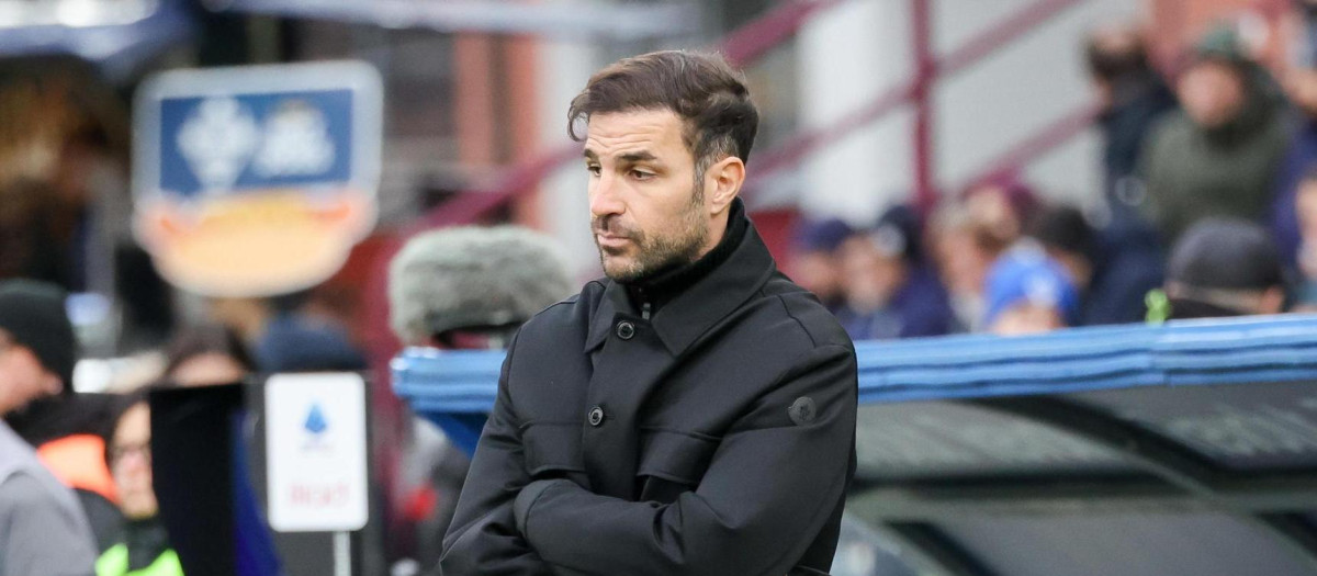 COMO (Italy), 14/02/2026.- Como 1907's head coach Cesc Fabregas reacts during the Italian Serie A soccer match between Como 1907 and Fiorentina at the Giuseppe Sinigaglia stadium in Como, Italy, 14 February 2026. (Italia) EFE/EPA/ROBERTO BREGANI