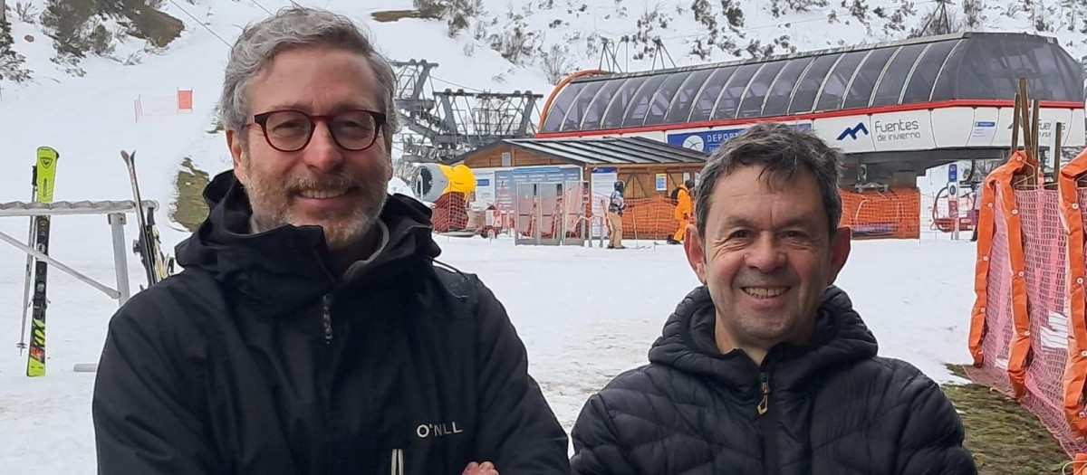 El diputado de Vox, Javier Jové, y el edil en Aller, Antonio del Peño en Fuentes de Invierno.