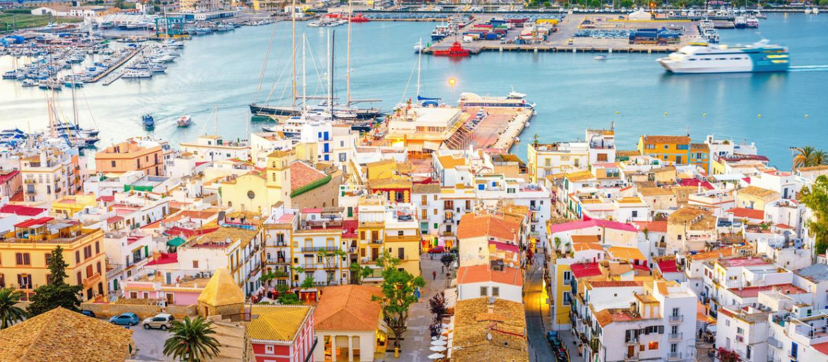 Vista elevada de la ciudad de Ibiza