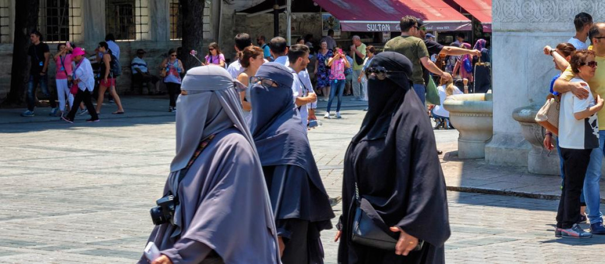 Tres mujeres con niqab, en una imagen de archivo