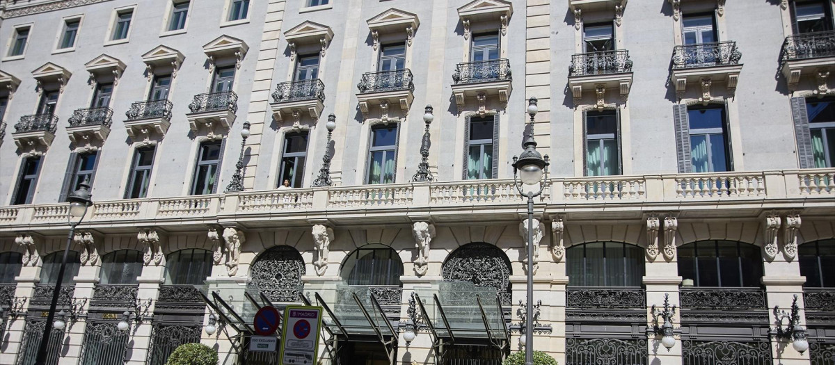 Vista exterior del hotel de lujo Four Seasons, en Madrid