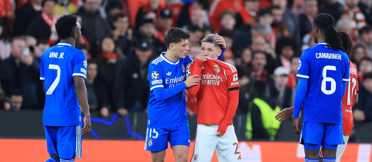 Gianluca Prestianni se tapa la boca en el momento del episodio racista contra Vinicius