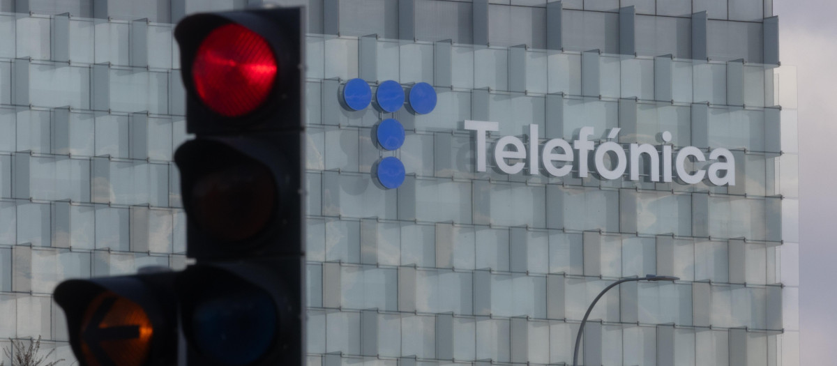 Fachada de la sede de Telefónica