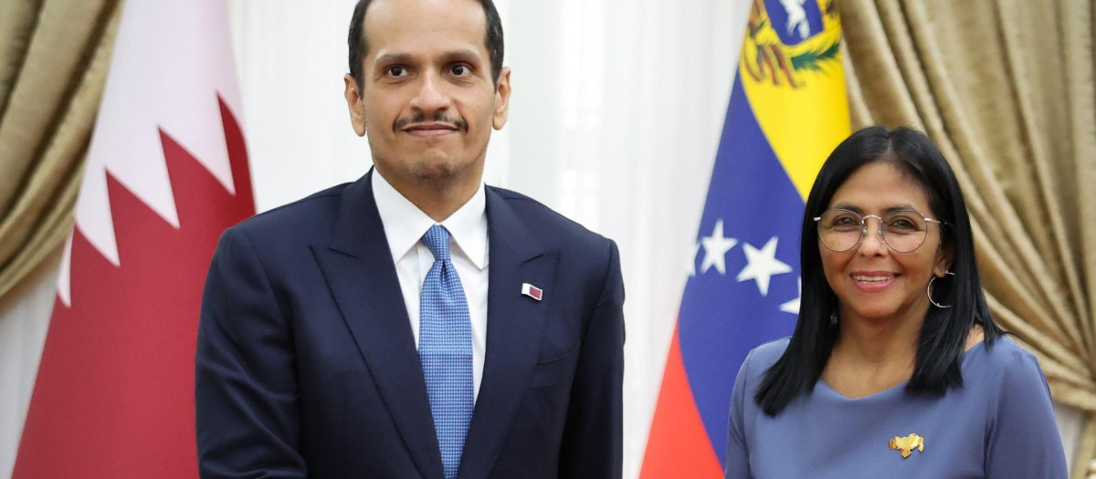 El primer ministro de Qatar, Mohammed Bin Abdulrahman y la presidenta interina del régimen de Venezuela Delcy Rodriguez