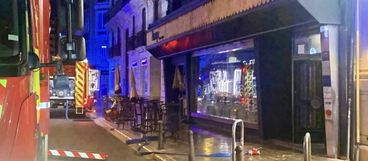 Imagen de la fachada del restaurante del chef Quique Dacosta durante el incendio