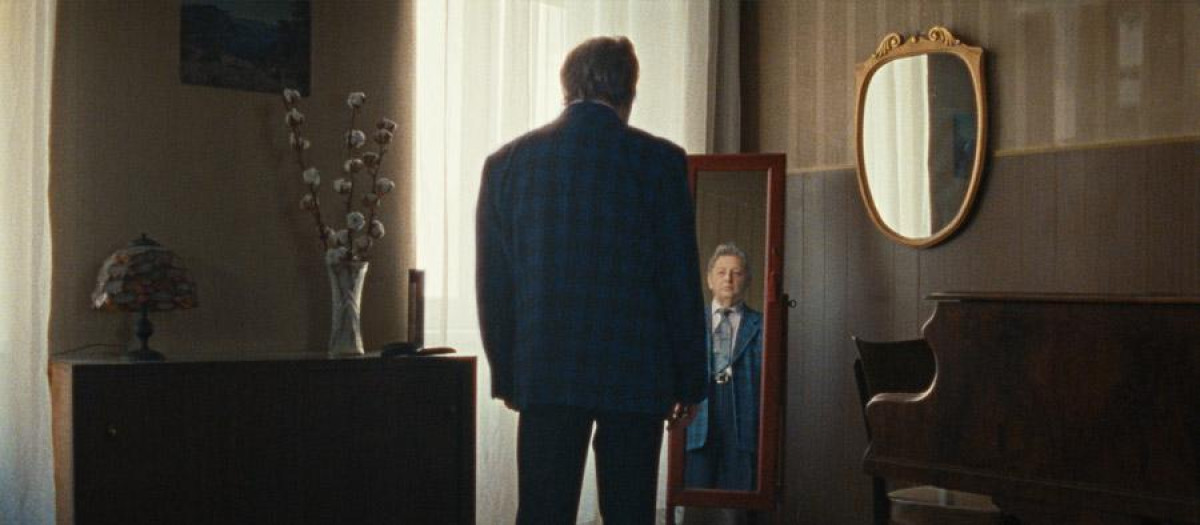 Fotograma de The loneliest man in town