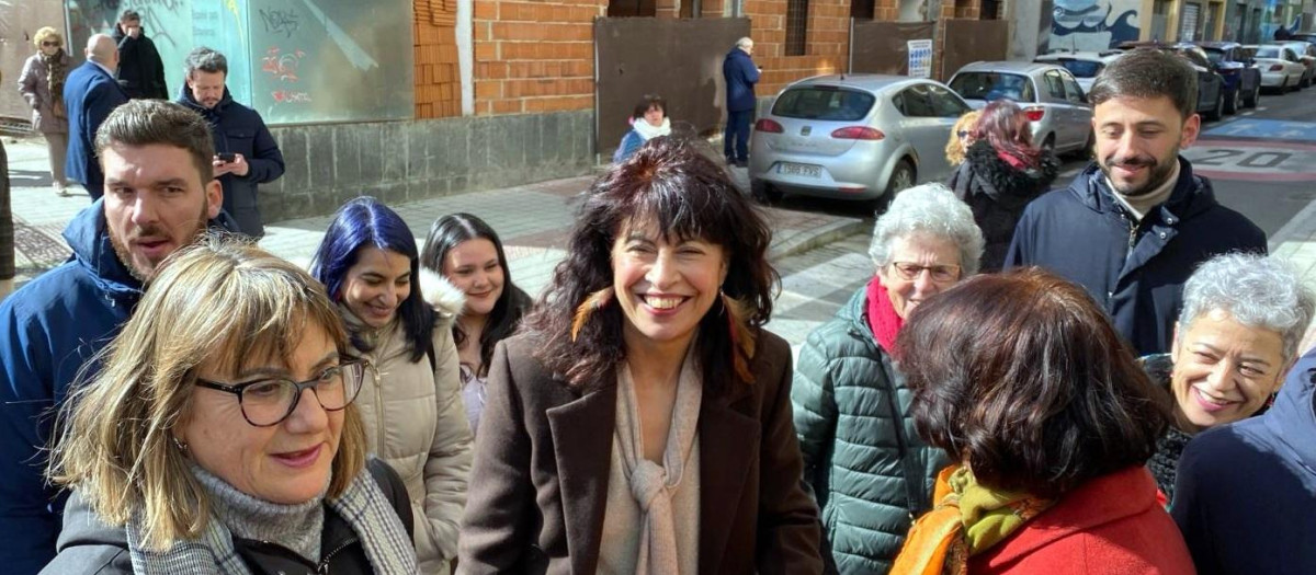 La ministra de Igualdad, Ana Redondo, en el barrio del Oeste de Salamanca, este jueves

EUROPA PRESS
19/2/2026