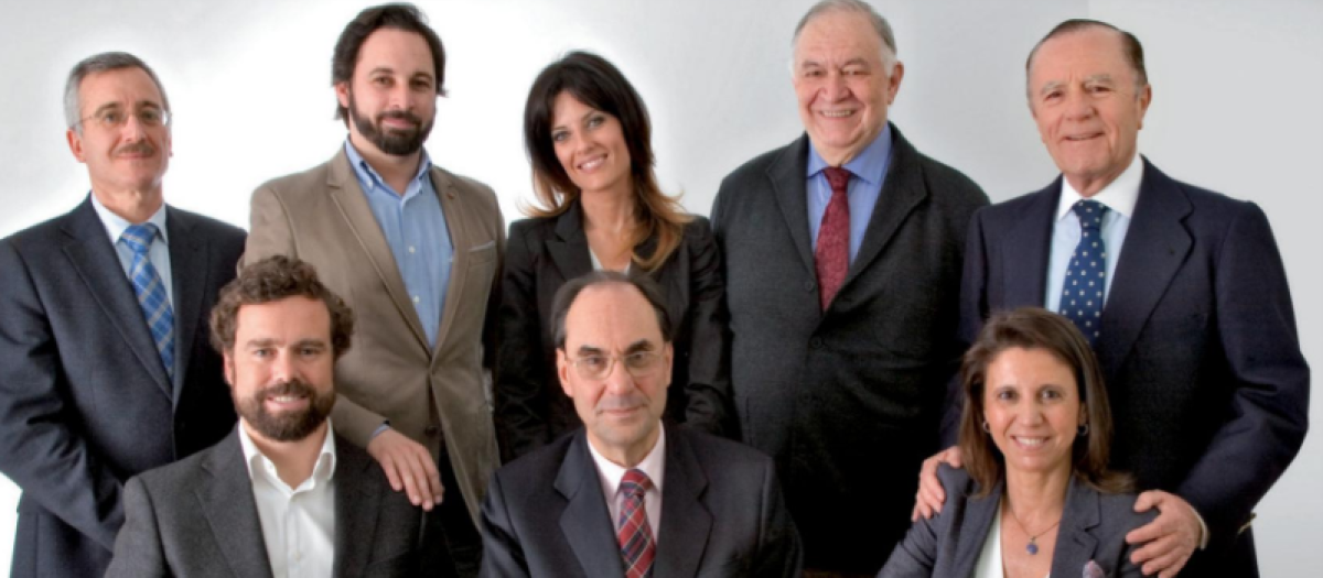 Imagen de 2014 de Santiago Abascal y Cristina Seguí junto a otros fundadores de Vox