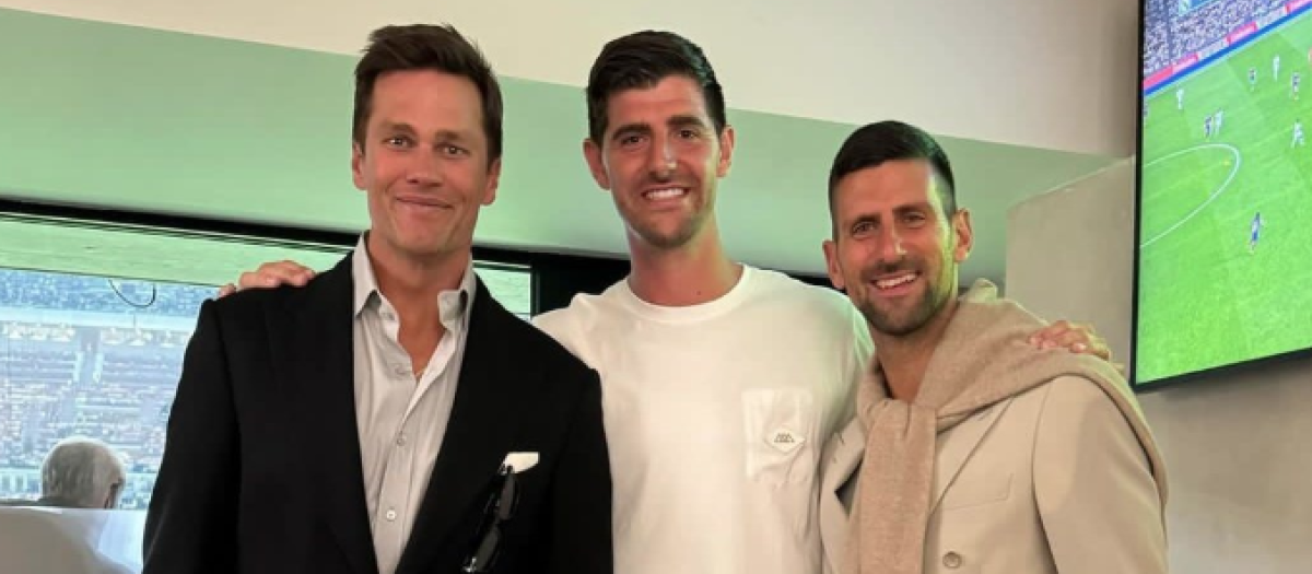Thibaut Courtois junto a Novak Djokovic y Tom Brady