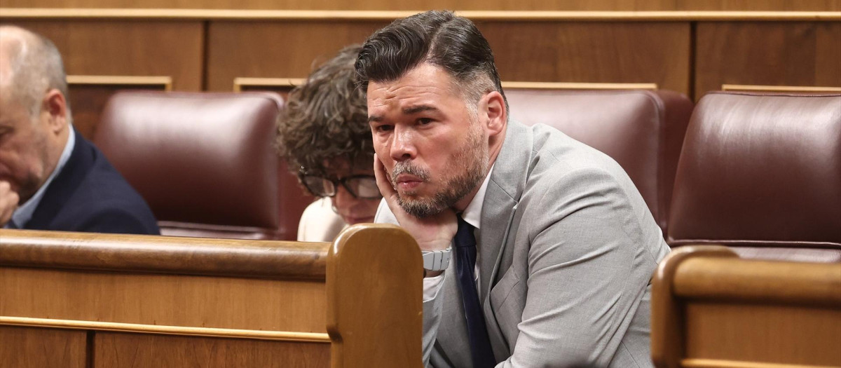 El portavoz de ERC en el Congreso, Gabriel Rufián, durante una sesión de control al Gobierno