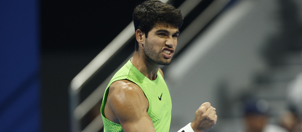 Carlos Alcaraz, en el ATP 500 de Doha en su partido contra Andrey Rublev