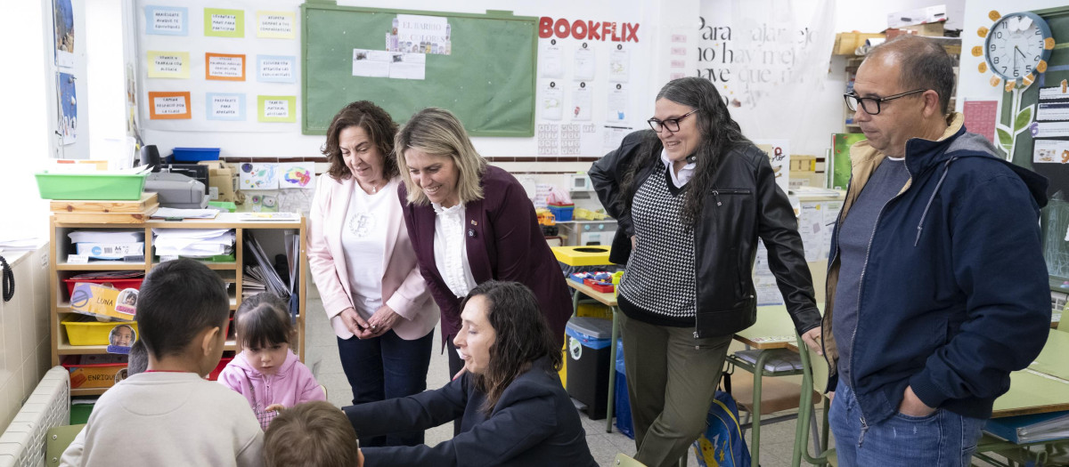 Visita Marta Barrachina a una de las escolas matineras