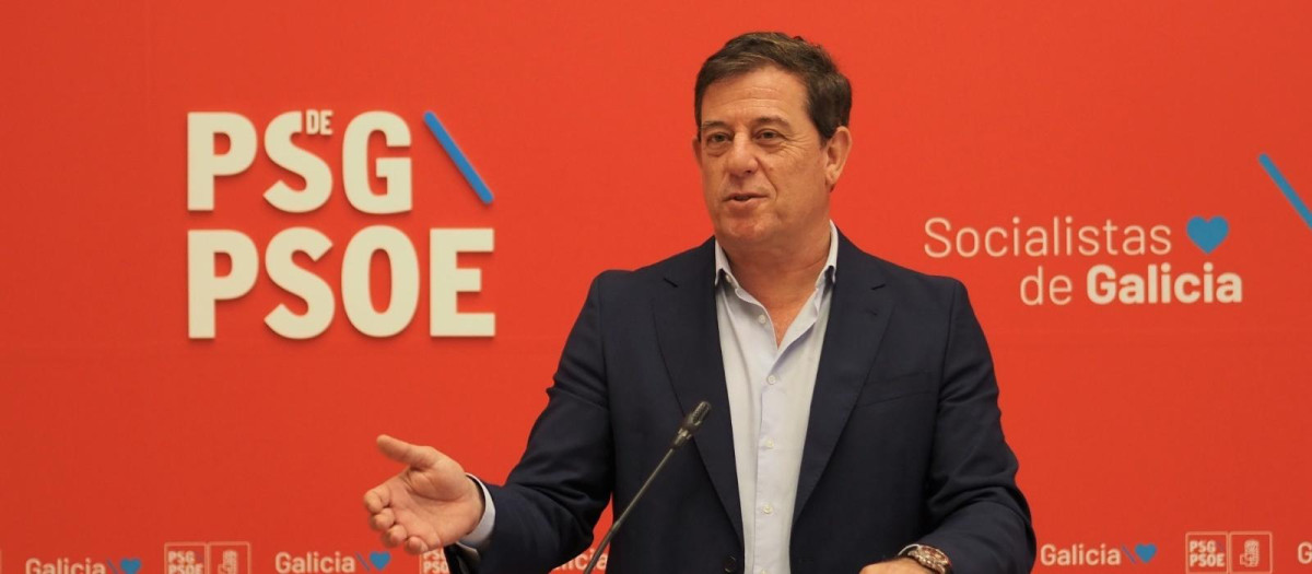 El secretario general del PSdeG, José Ramón Gómez Besteiro, en rueda de prensa