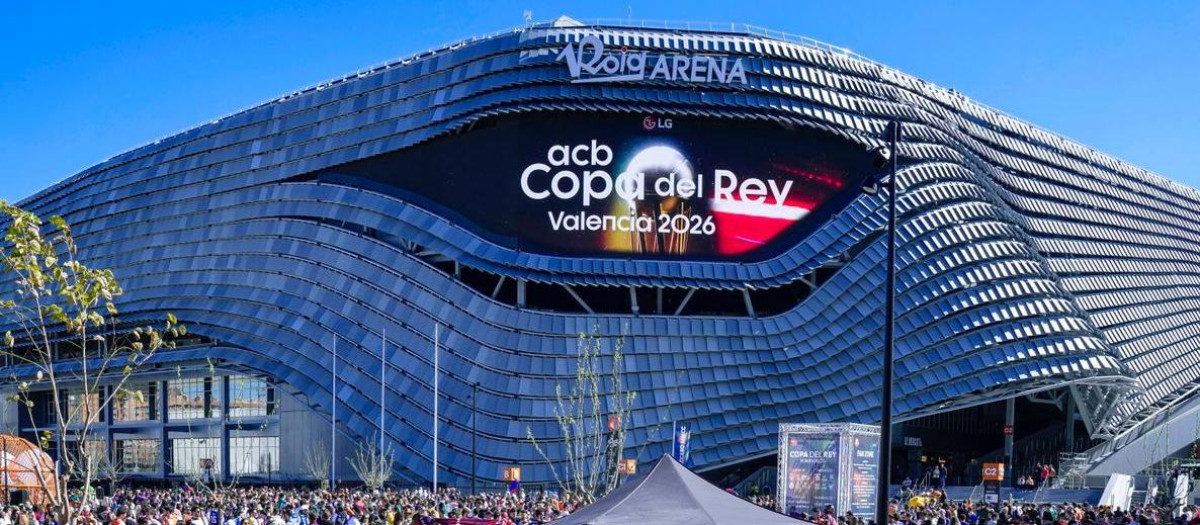 Imagen del exterior del Roig Arena durante las celebraciones de la Copa del Rey