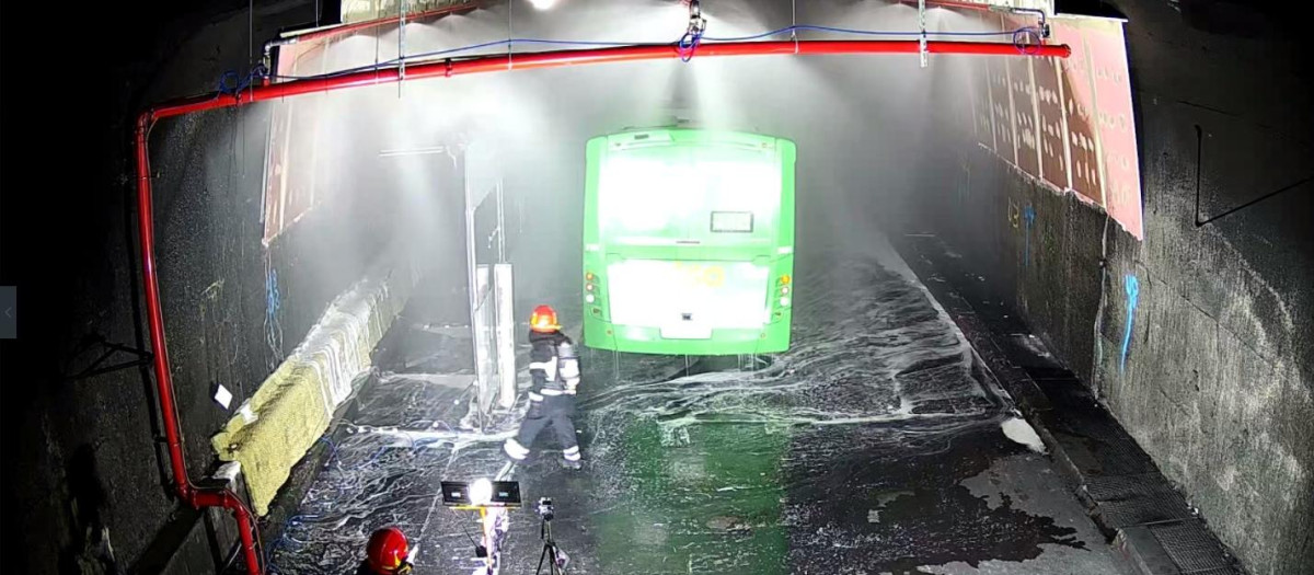 La Comunidad de Madrid, a través del Consorcio Regional de Transportes (CRTM), ha llevado a cabo un simulacro de incendio en un autobús eléctrico