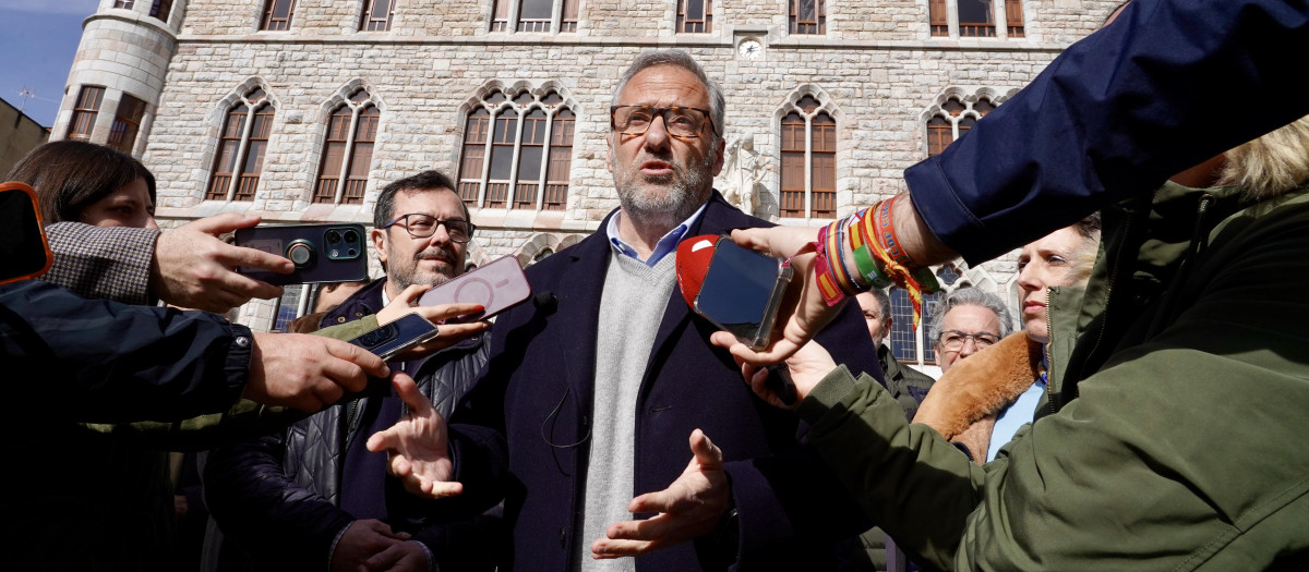 El portavoz nacional de Vox, José Antonio Fúster, y el candidato a la Presidencia de la Junta de Castilla y León, Carlos Pollán