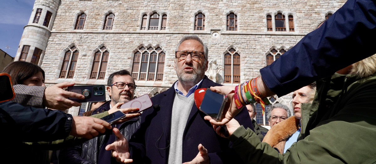 El portavoz nacional de Vox, José Antonio Fúster, y el candidato a la Presidencia de la Junta de Castilla y León, Carlos Pollán