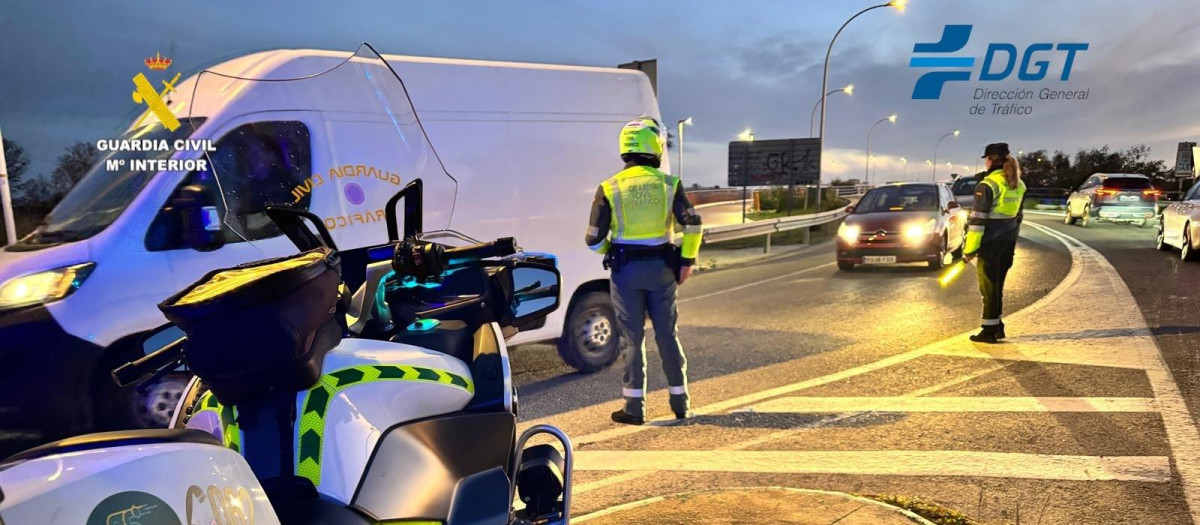 Imagen de archivo de un control de Tráfico de la Guardia Civil