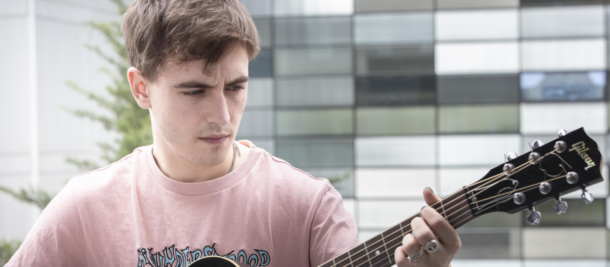 Singer Manel Navarro during portrait in Madrid 17 April 2021
