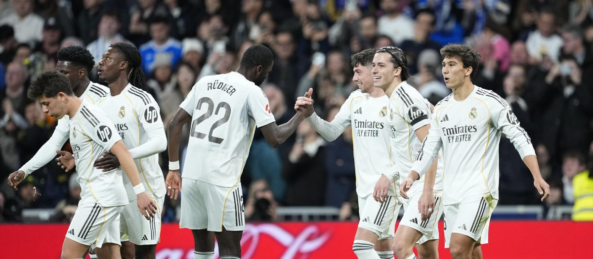 Los jugadores del Real Madrid, en un partido de esta temporada