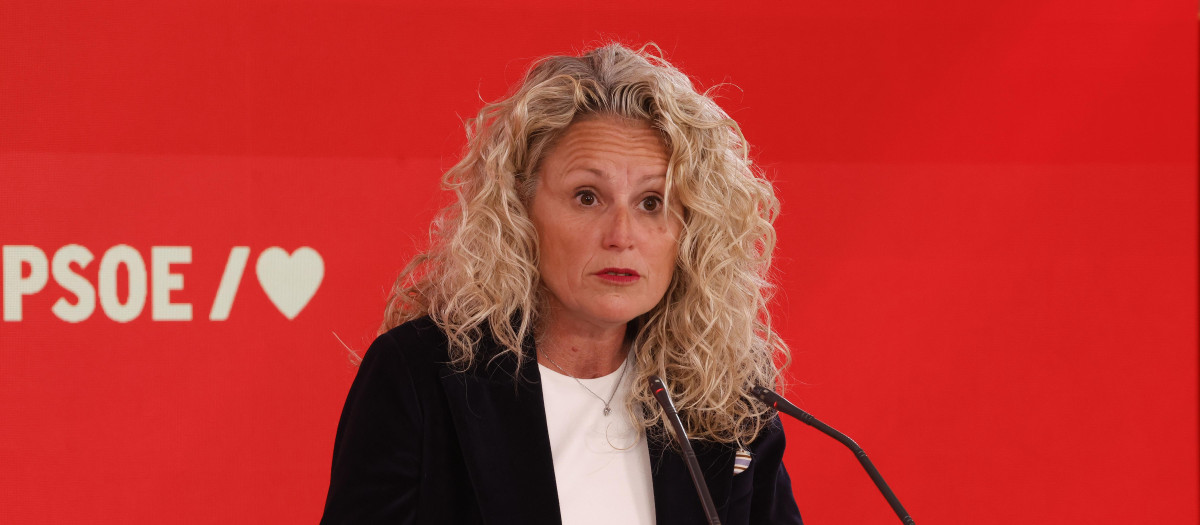 La portavoz del PSOE, Montse Mínguez, este lunes en Ferraz