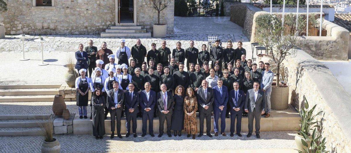 El ministro de Industria y Turismo, Jordi Hereu; la secretaria de Estado de Turismo, Rosario Sánchez, y la directora de Paradores, Raquel Sánchez este lunes en la inauguración del parador de Ibiza