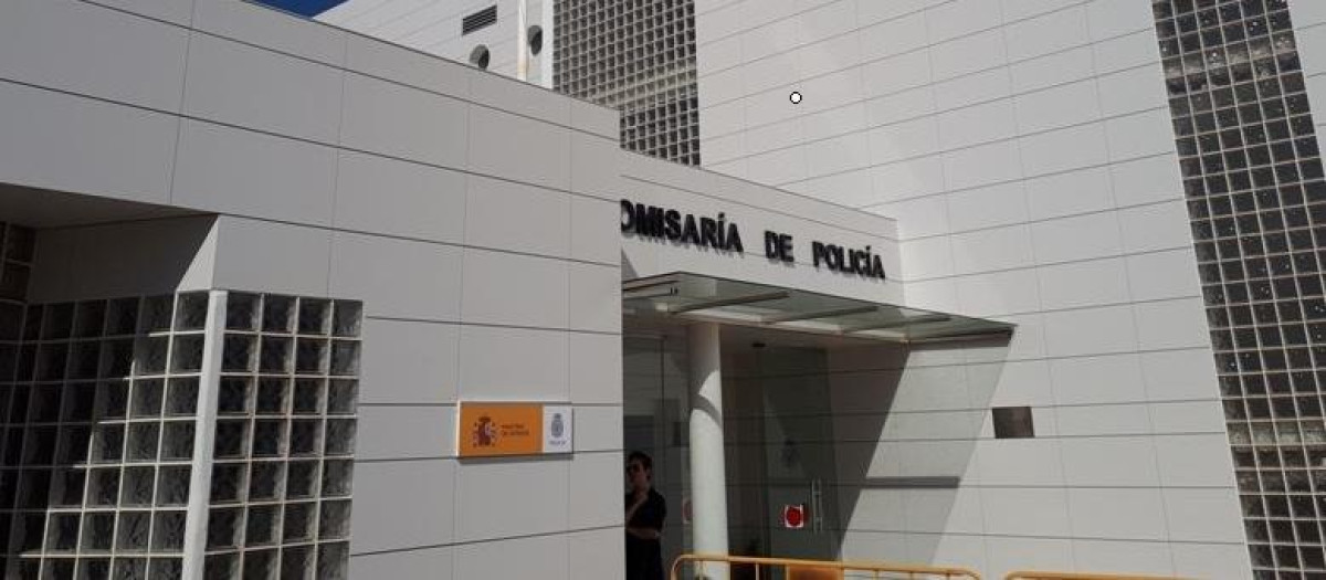 (Foto de ARCHIVO)
Comisaría de la Policía Nacional en Motril

REMITIDA / HANDOUT por POLICÍA NACIONAL
Fotografía remitida a medios de comunicación exclusivamente para ilustrar la noticia a la que hace referencia la imagen, y citando la procedencia de la imagen en la firma
21/11/2019