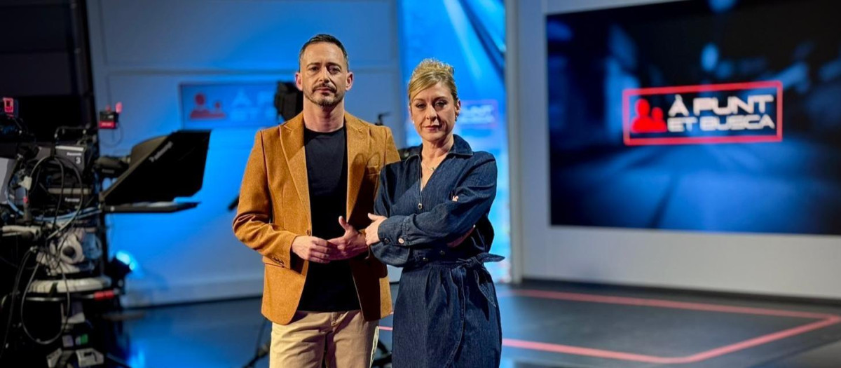 Juan Nieto y Mireia Llinares, presentadores À Punt et busca