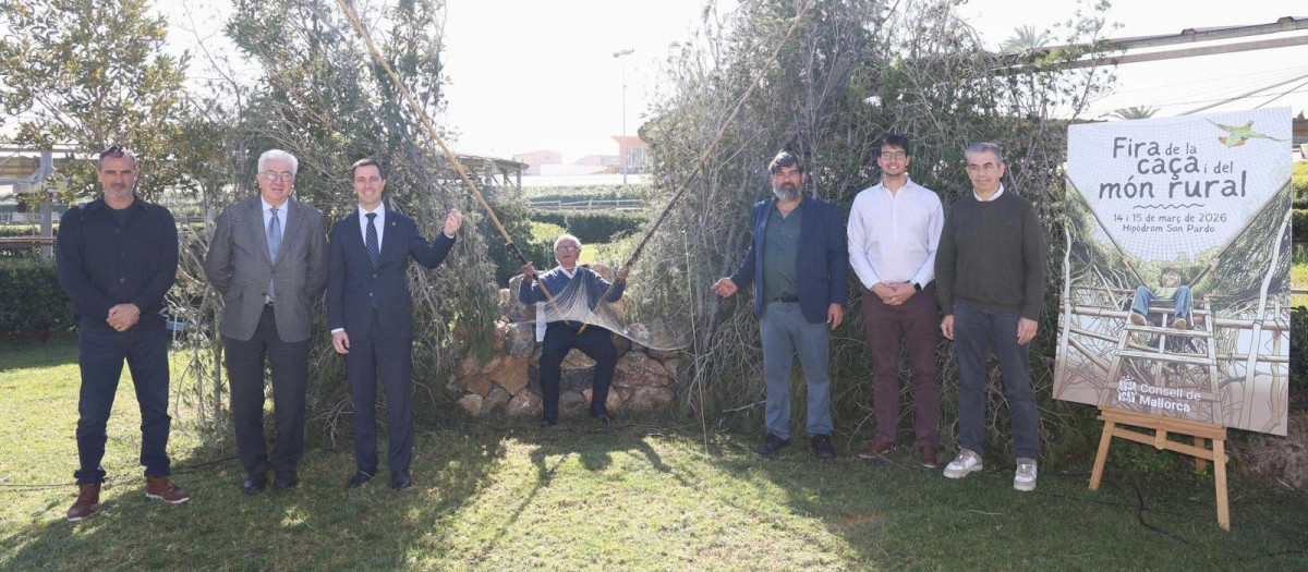 Presentación de la tercera edición de la Feria de la Caza y el Mundo Rural en el Hipódromo de Son Pardo.

REMITIDA / HANDOUT por CONSELL DE MALLORCA
Fotografía remitida a medios de comunicación exclusivamente para ilustrar la noticia a la que hace referencia la imagen, y citando la procedencia de la imagen en la firma
24/2/2026