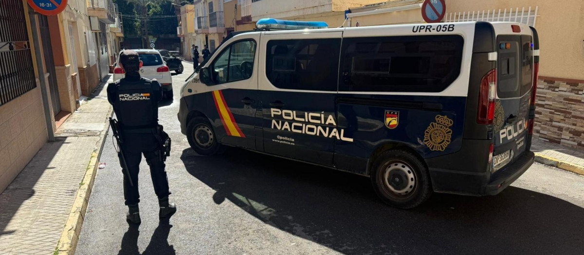 Agente de la Policía Nacional durante un dispositivo