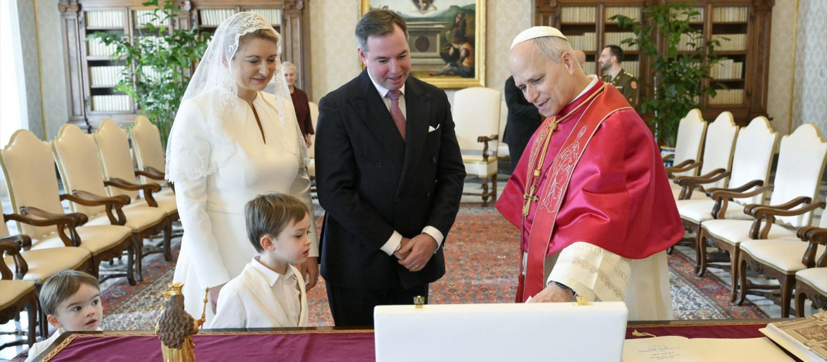(Los Grandes Duques de Luxemburgo, el pasado enero, con el Papa