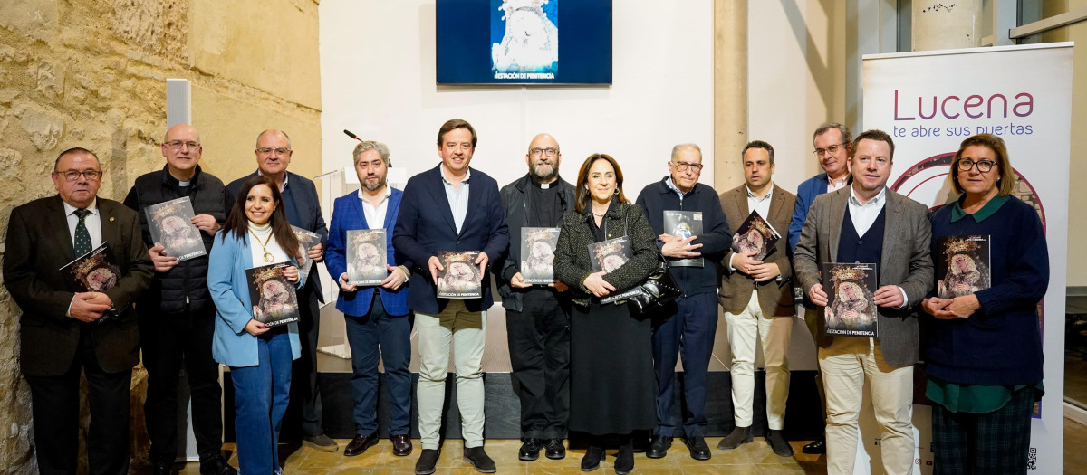 Presentación de la revista 'Estación de Penitencia' en Lucena