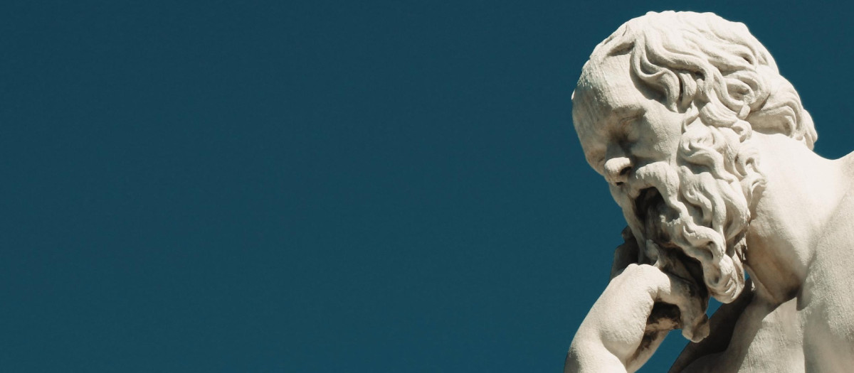 Escultura de Sócrates en Atenas