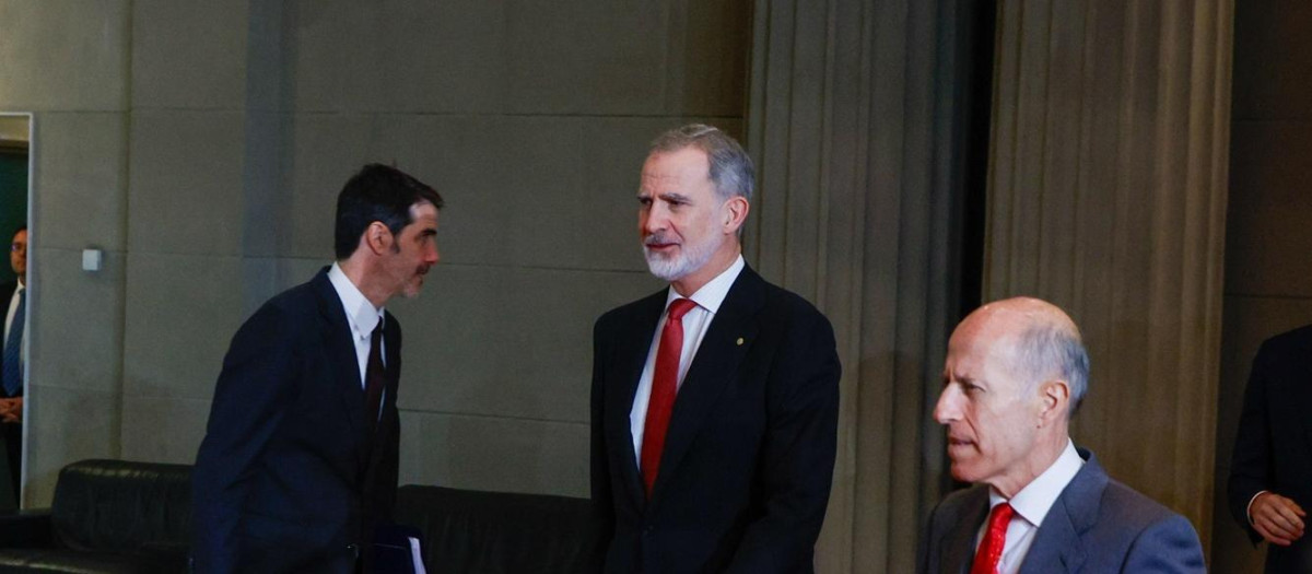 El Rey Felipe VI, a su llegada al MNAC, este domingo