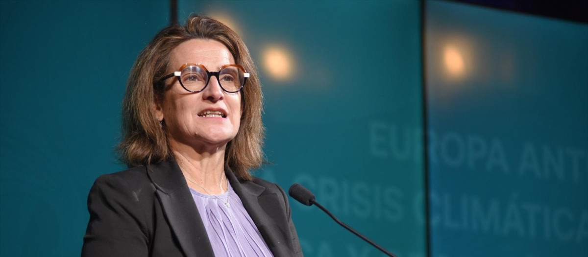 (Foto de ARCHIVO)
La vicepresidenta ejecutiva para una Transición Limpia, Justa y Competitiva de la Comisión Europea, Teresa Ribera, interviene durante el XIV Simposio Empresarial Internacional Funseam, a 2 de febrero de 2026, en Barcelona, Catalunya (España). Bajo el título ‘Europa ante una crisis climática, económica y geopolítica’ el simposio aborda los retos medioambientales y económicos mediante una política integral de energía, industria y clima.

Alberto Paredes / Europa Press
02/2/2026