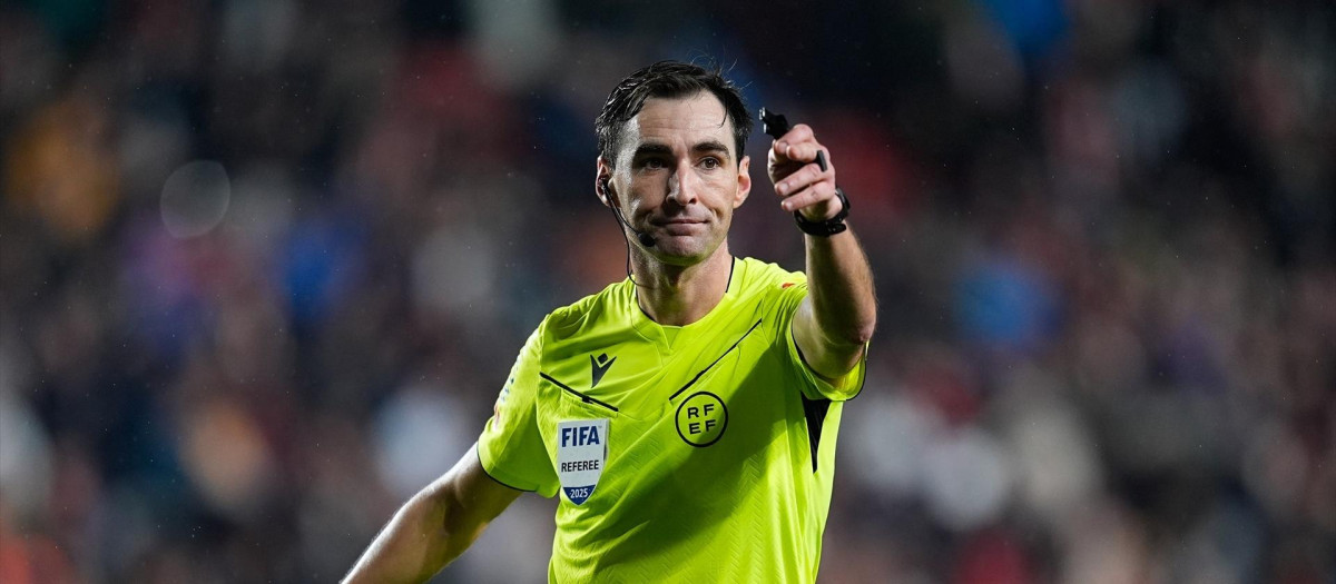 Ricardo De Burgos Bengoetxea pitará el Barça - Atlético