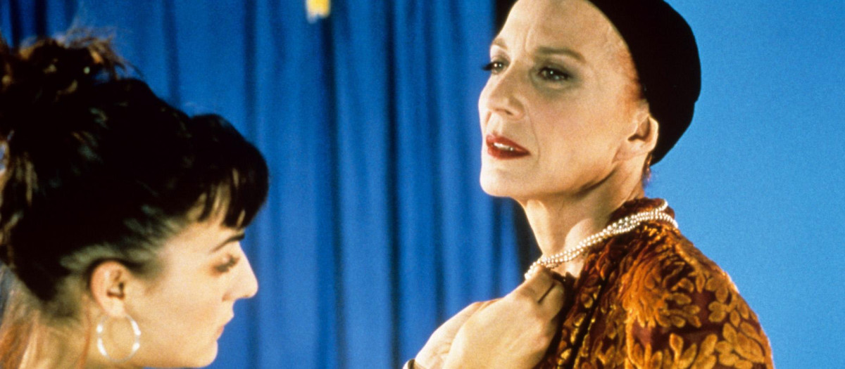 Candela Peña y Marisa Paredes, en una escena de Todo sobre mi madre