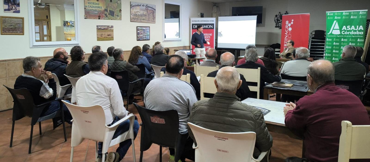 Charla de Asaja Córdoba en Santaella