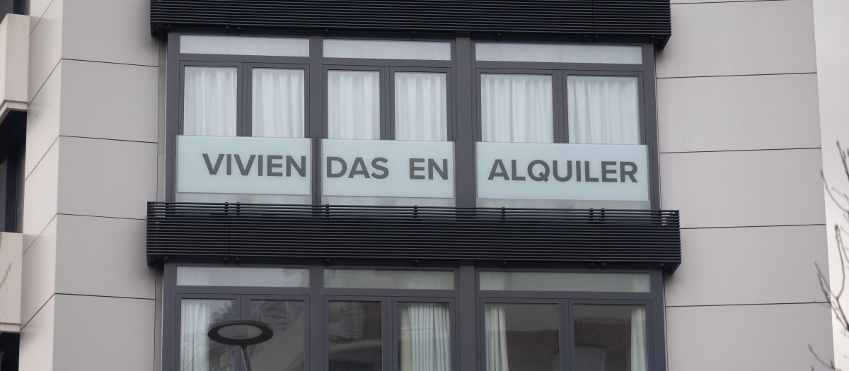 Anuncio de viviendas en alquiler, en Madrid