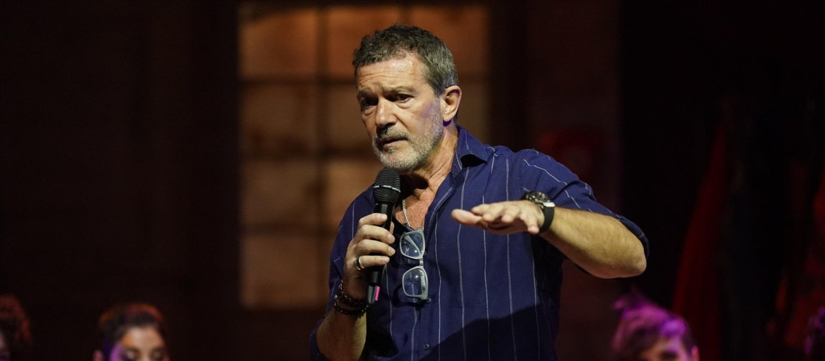 Antonio Banderas se muestra muy cómodo en el teatro