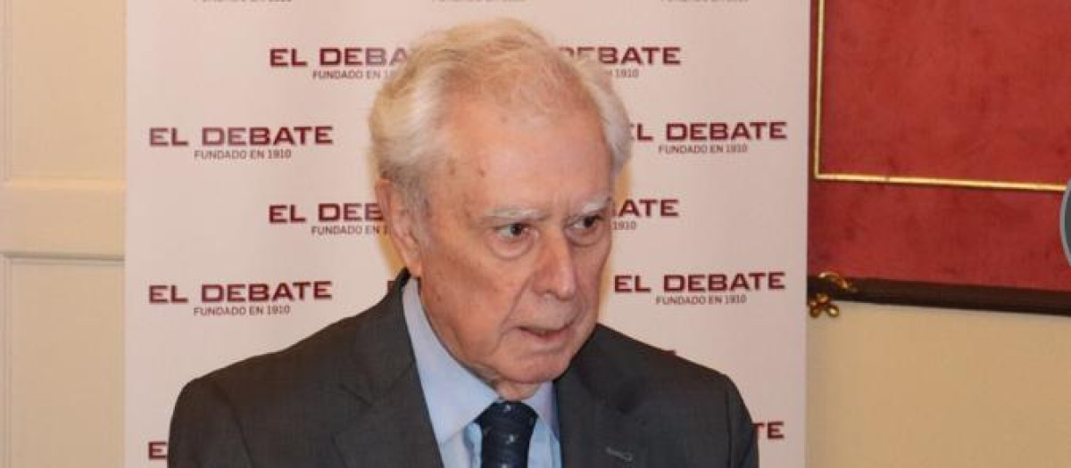 Imagen de Javier Rupérez, durante su entrevista con El Debate